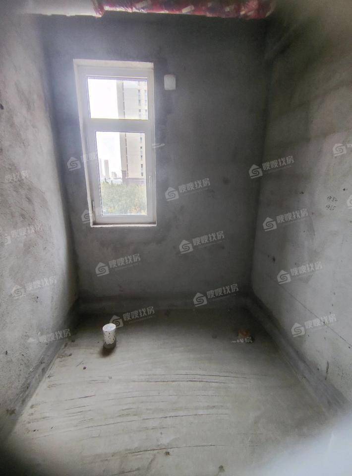 万泰丽景东区3室2厅2卫136㎡