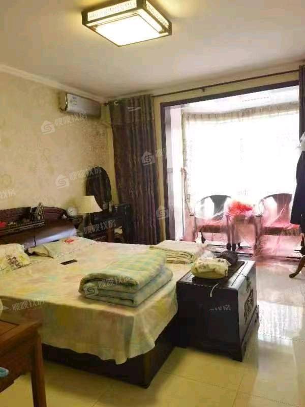 皇家壹里（A区）4室2厅2卫157㎡