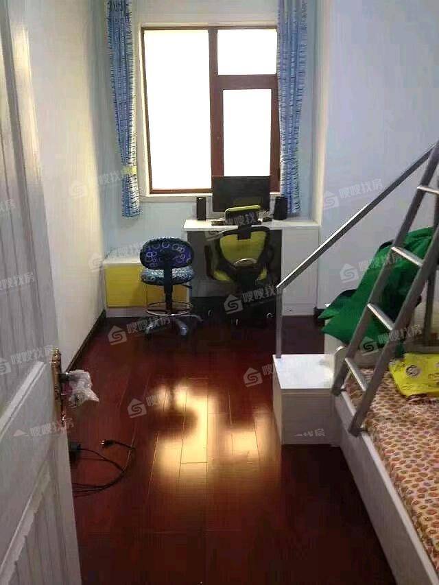 宏宇城（A区）4室2厅2卫158㎡