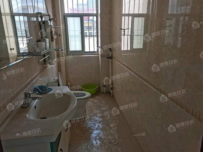 金秋家园4室2厅3卫192㎡