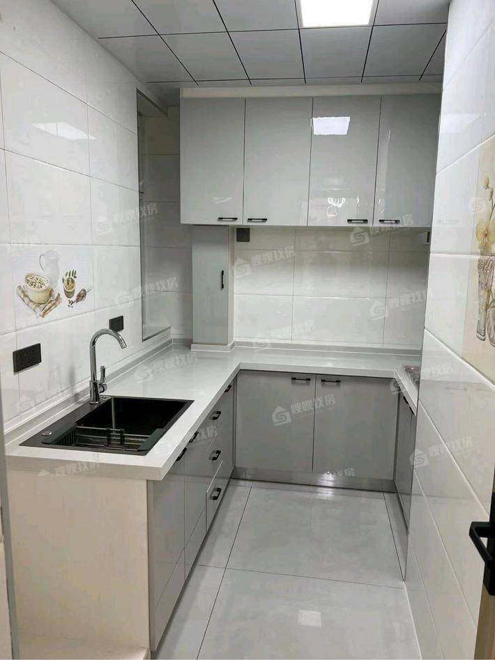 凤凰城（B区）2室2厅1卫70㎡