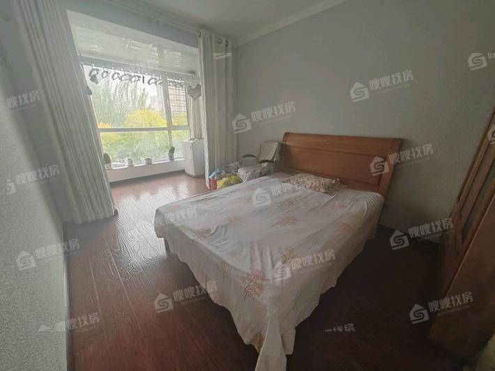 天成郡府东区3室2厅2卫127㎡