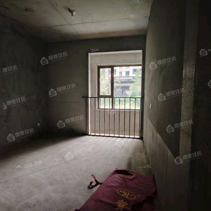 颐和荣盛华府（北区）3室2厅2卫139㎡