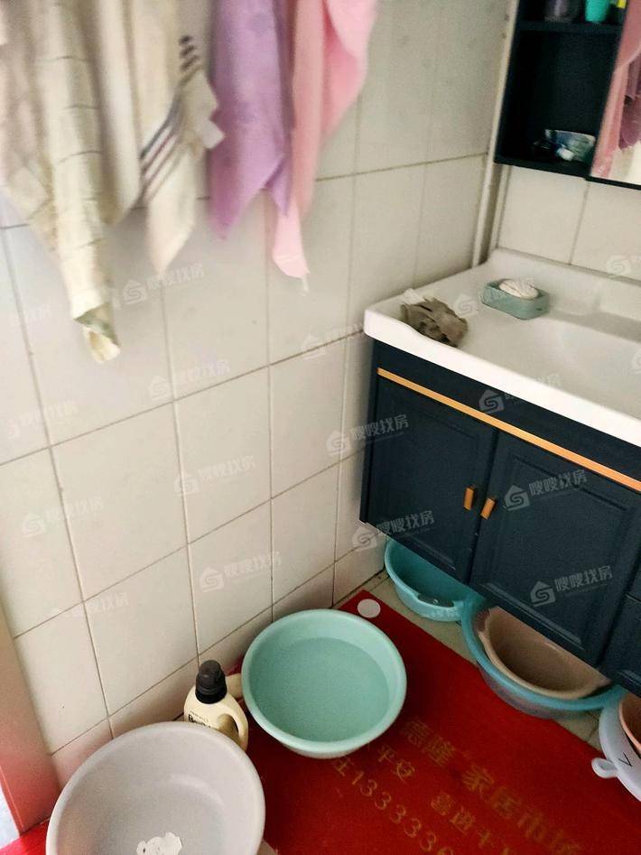 警苑小区3室2厅1卫120㎡