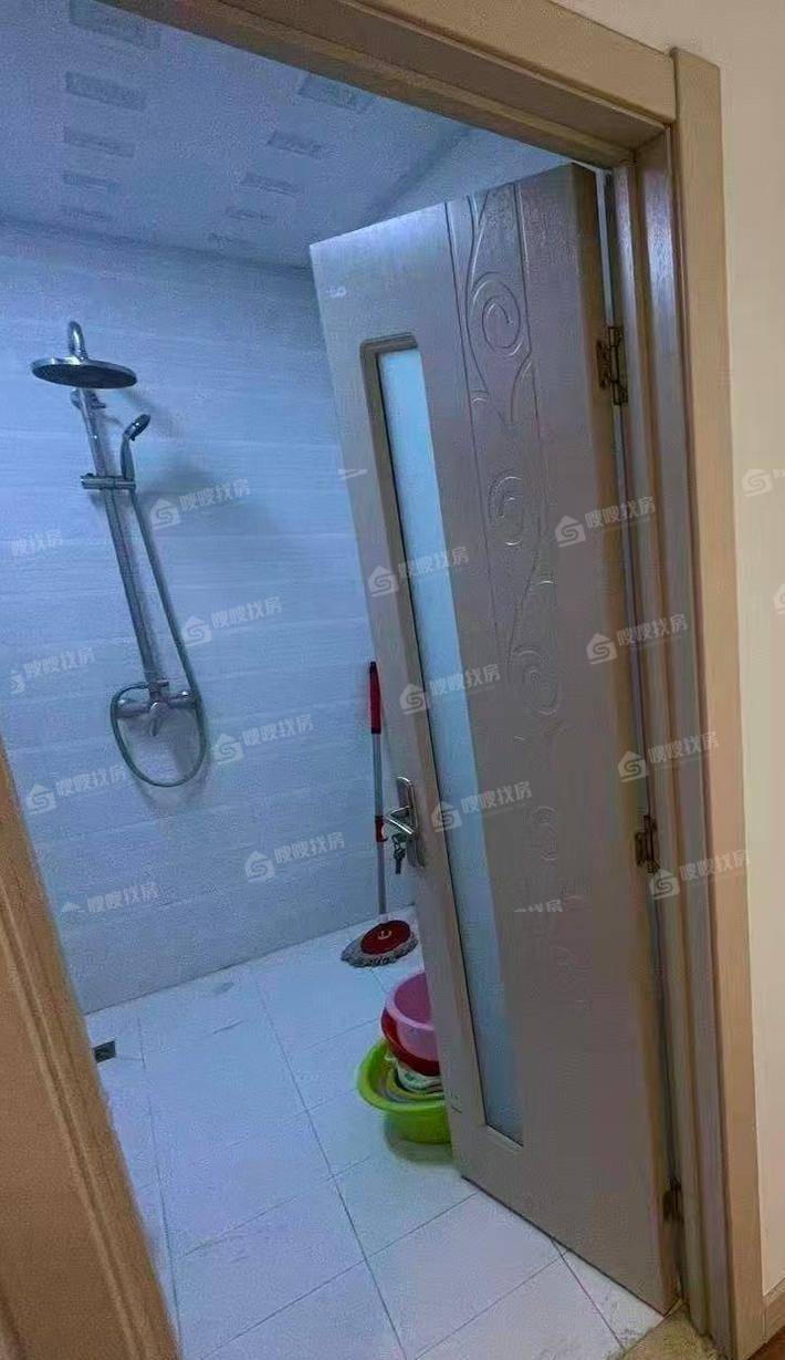 凤凰城（C区）3室2厅2卫140㎡