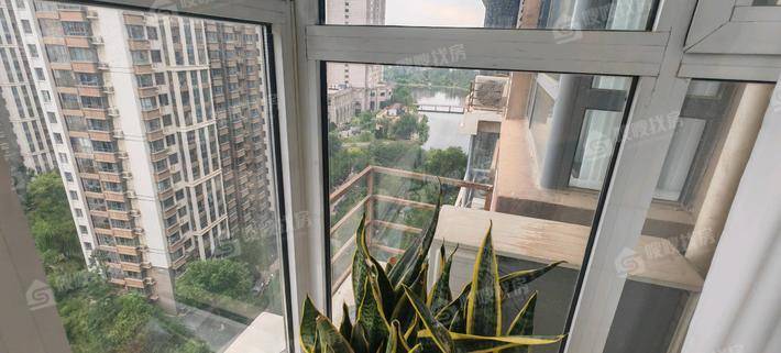 荣盛阿尔卡迪亚文景苑3室2厅2卫139㎡