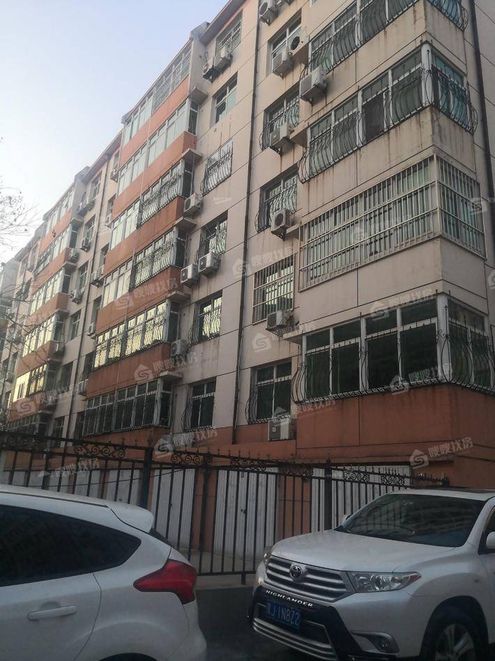 中心家园3室2厅2卫133㎡