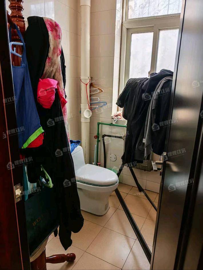 学府花园3室2厅2卫138㎡