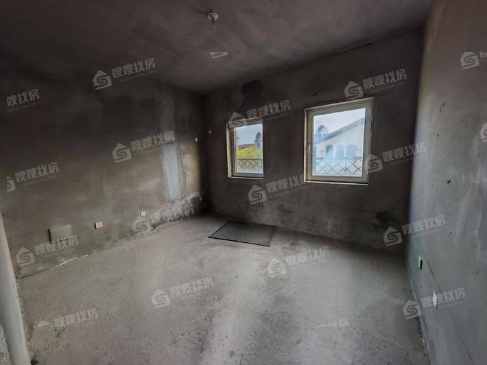 绿元尚邦5室2厅4卫245㎡