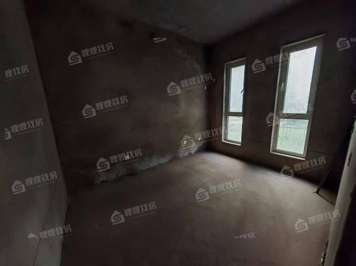 绿元尚邦5室2厅4卫245㎡