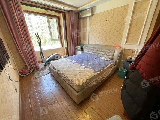 皇家壹里（B区）3室2厅2卫138㎡