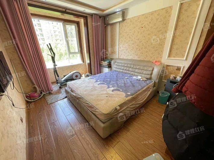 皇家壹里（B区）3室2厅2卫138㎡
