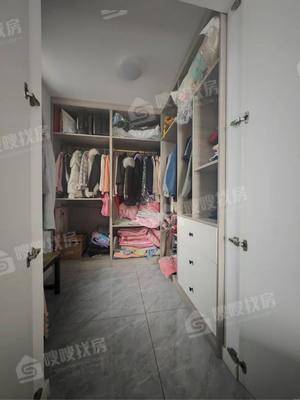 天成岭秀岭贤府3室2厅2卫127㎡