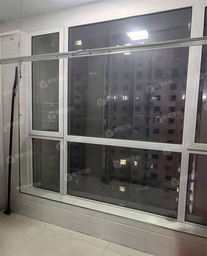 凤凰城（B区）3室2厅1卫128㎡