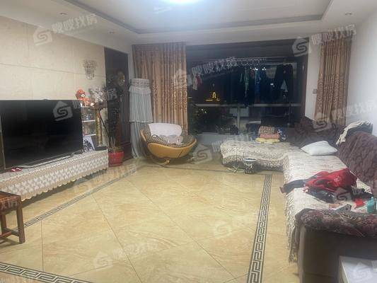 天成郡府东区4室2厅2卫190㎡
