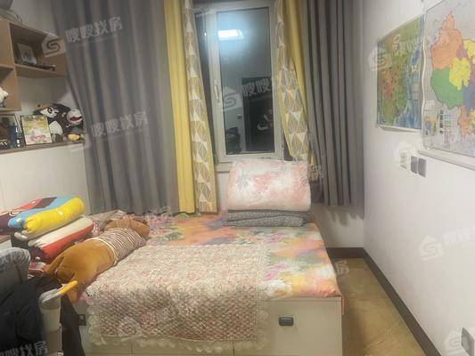 天成郡府东区4室2厅2卫190㎡