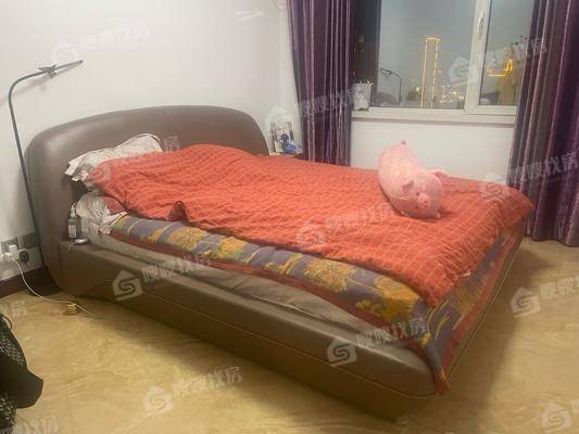 天成郡府东区4室2厅2卫190㎡
