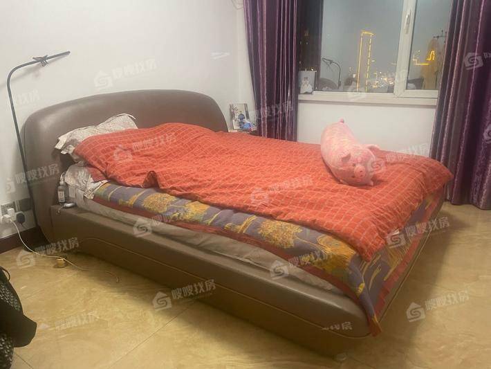 天成郡府东区4室2厅2卫190㎡