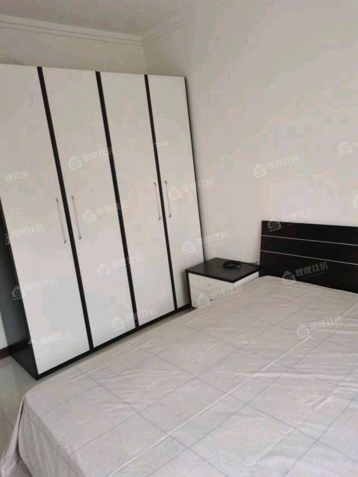 天成郡府西区3室2厅2卫122㎡