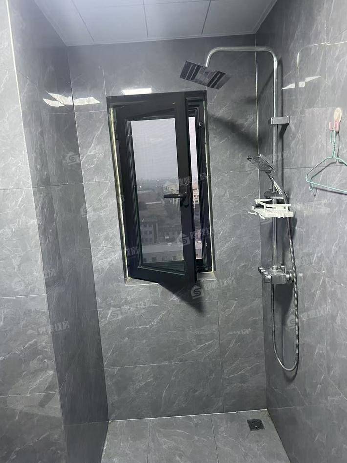 保利罗兰春天3室2厅1卫115㎡