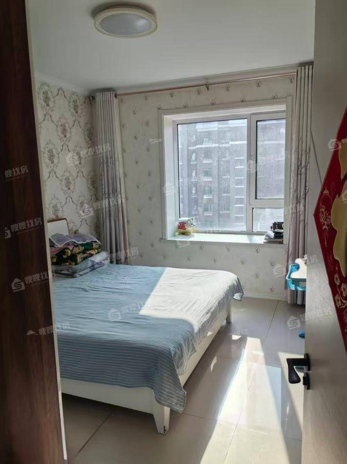 天成名著一期3室2厅1卫100㎡