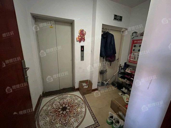 天成名著一期3室2厅2卫137㎡