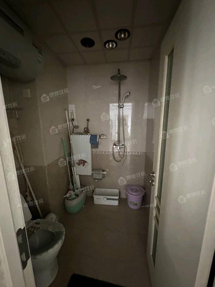 天成郡府东区3室2厅2卫139㎡