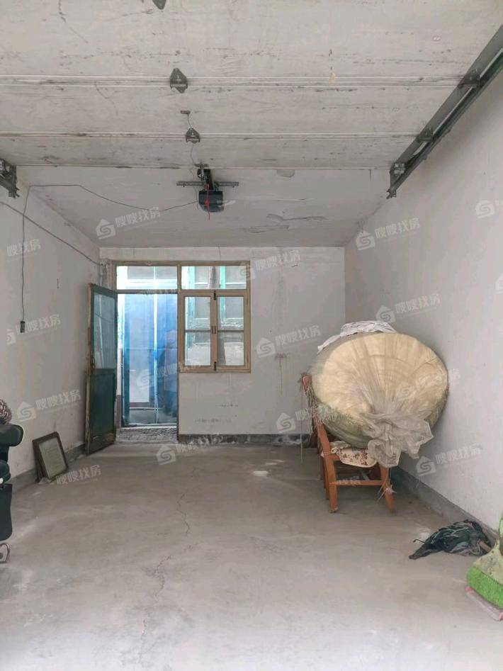 东塑家属区（东西院）3室2厅1卫85㎡