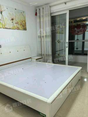 天成郡府东区3室2厅2卫137㎡