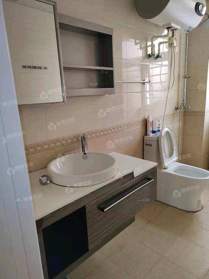 天成郡府东区3室2厅2卫137㎡