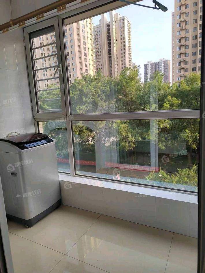 天成郡府东区3室2厅2卫137㎡