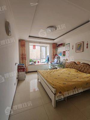天成郡府东区3室2厅2卫137㎡