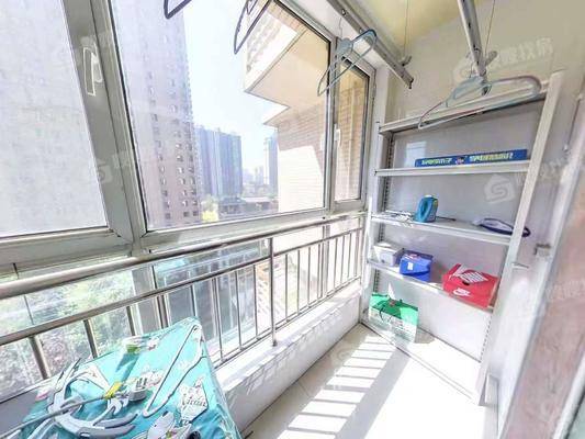 天成郡府东区3室2厅2卫138㎡