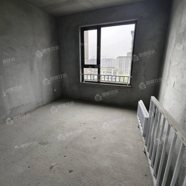 颐和荣盛华府（北区）3室2厅2卫139㎡