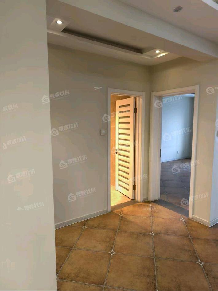 金域华庭3室2厅2卫137㎡