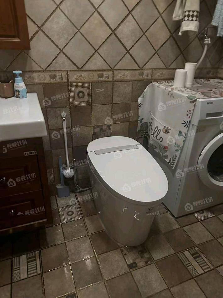 凤凰城（C区）3室2厅2卫135㎡