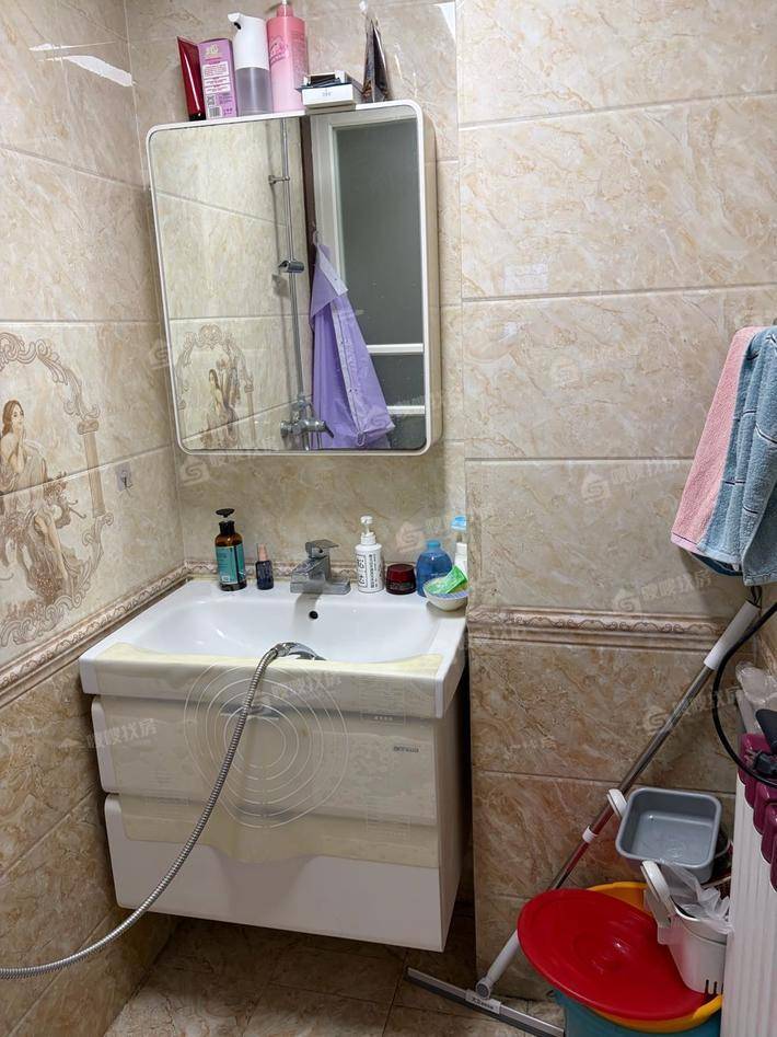 荣盛阿尔卡迪亚新儒苑3室2厅2卫137㎡