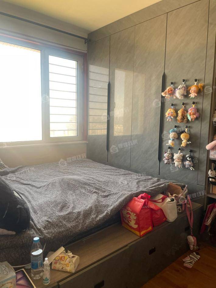 天成郡府西区3室2厅2卫134㎡