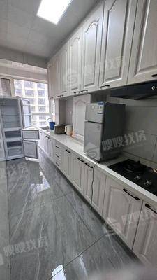 龙岸清华3室2厅2卫120㎡