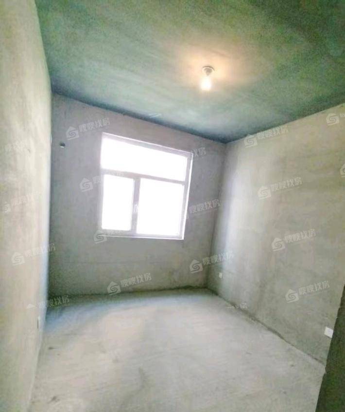 三里家园3室2厅2卫108㎡