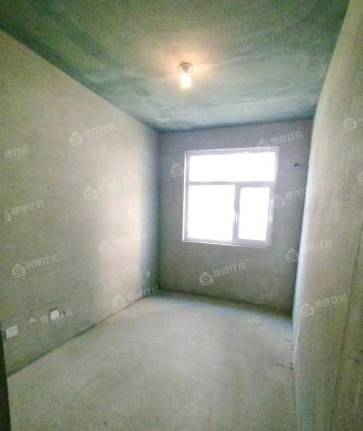 三里家园3室2厅2卫108㎡