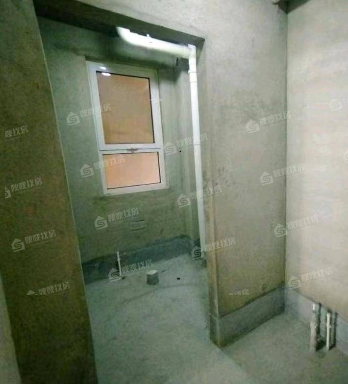 三里家园3室2厅2卫108㎡