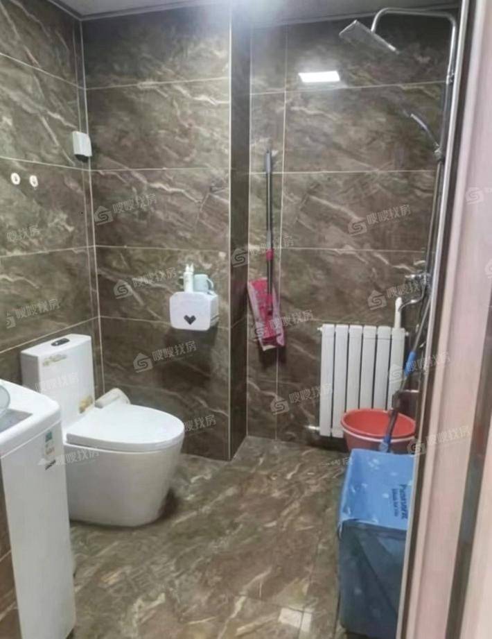 荣盛兰亭苑3室2厅2卫132㎡