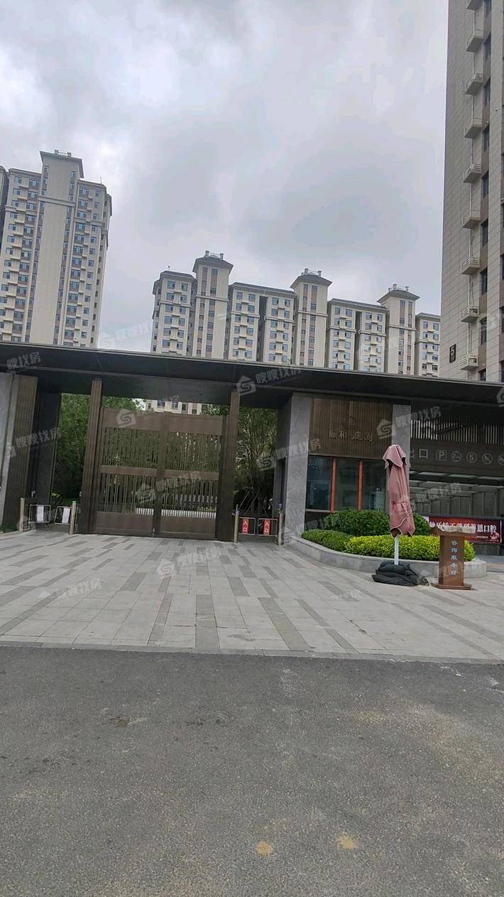 颐和庭园3室2厅2卫121㎡