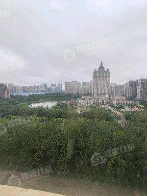 凤凰城（C区）3室2厅2卫126㎡