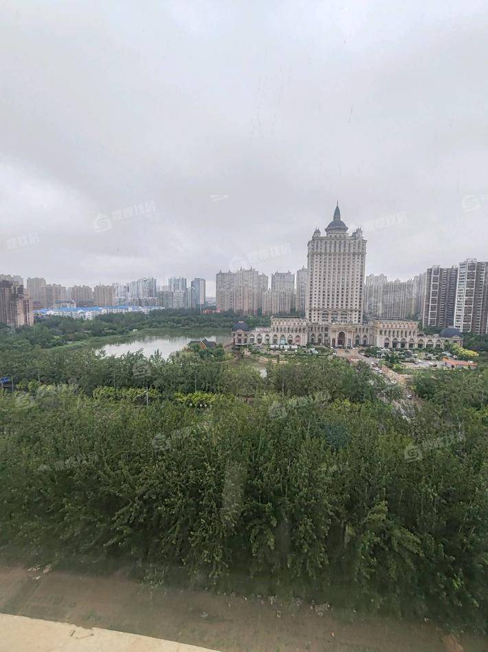 凤凰城（C区）3室2厅2卫126㎡