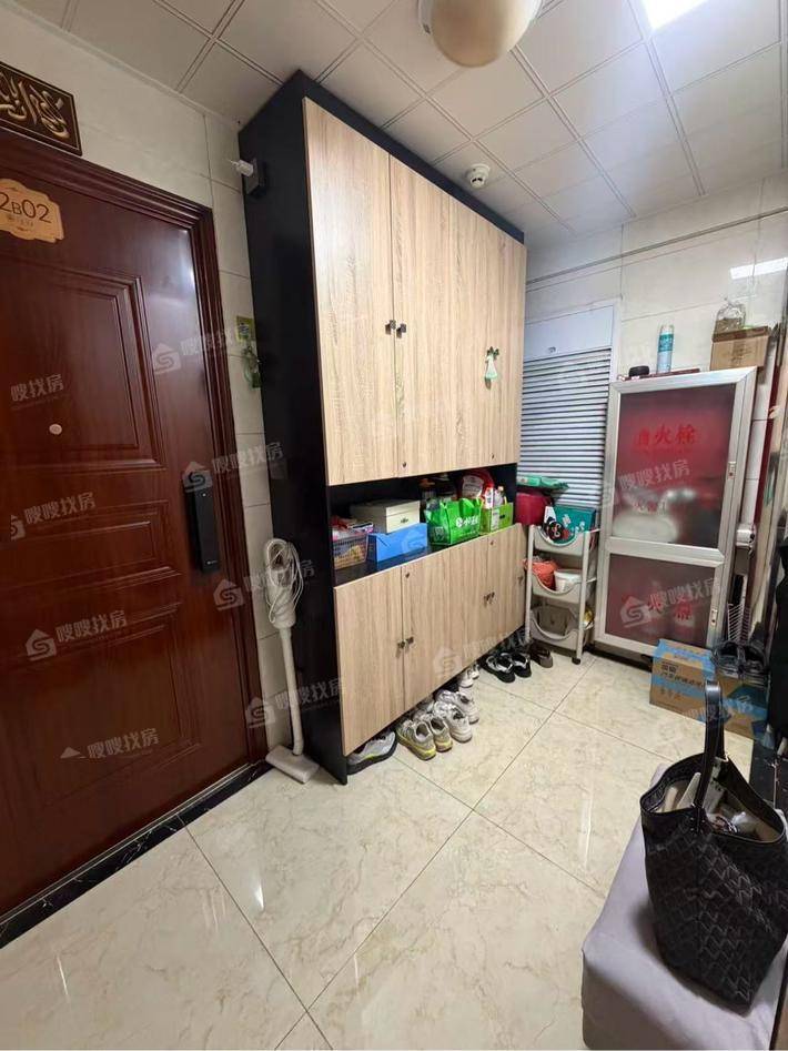 天成名著二期4室2厅2卫137㎡