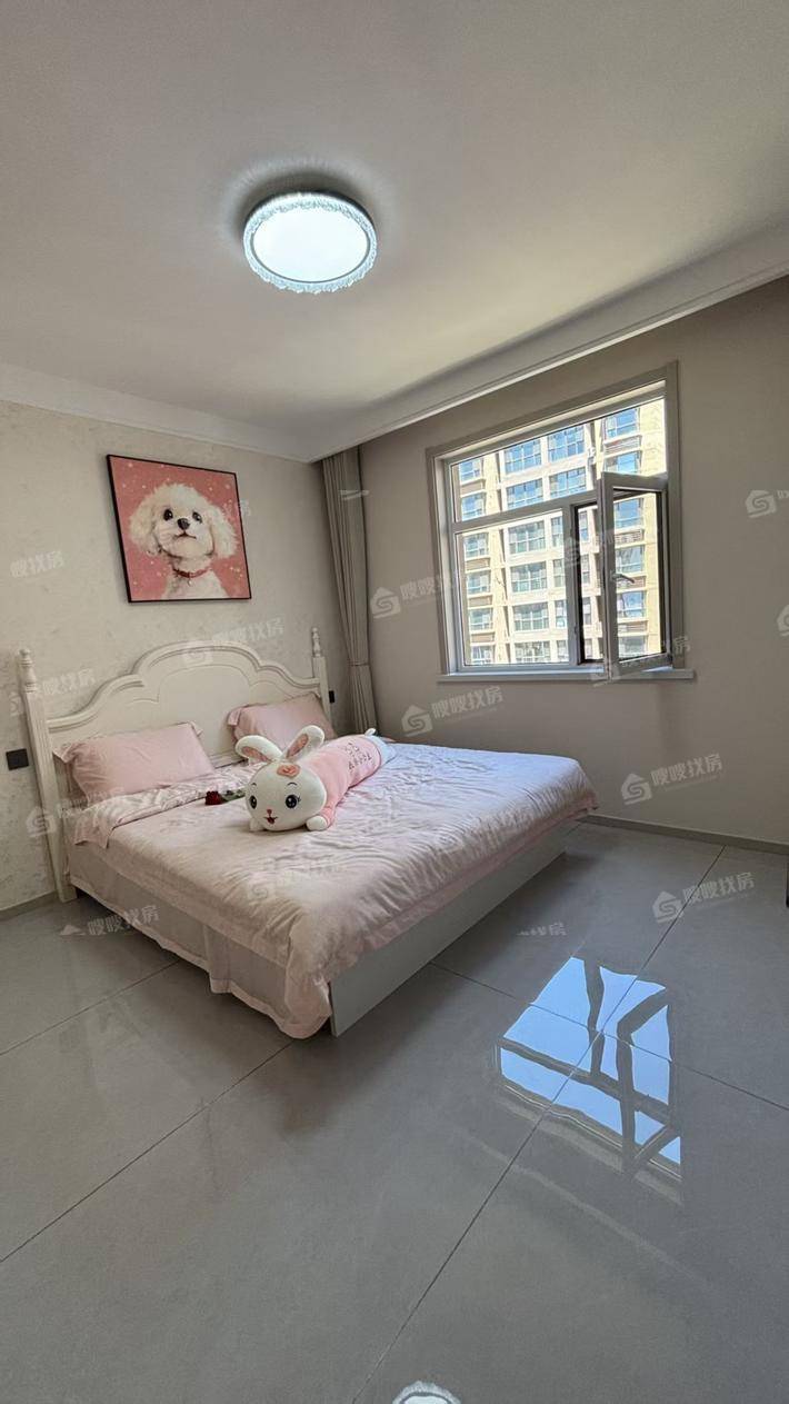 三里家园3室2厅2卫130㎡