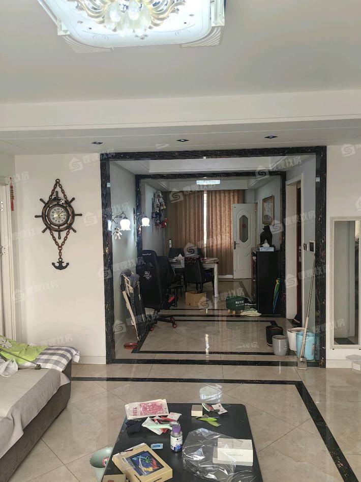 天成明月洲西区3室2厅2卫135㎡