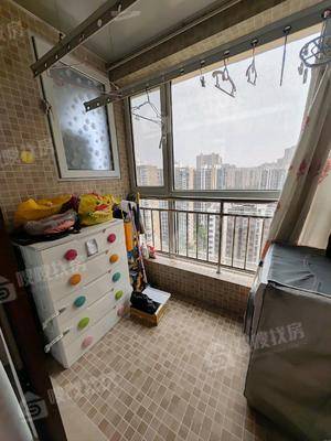 天成郡府南区3室2厅2卫135㎡